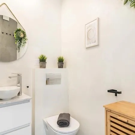 Sunlit & Fresh - Center By Rems Apartment