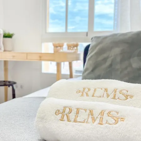 Apartment Sunlit & Fresh - Center By Rems